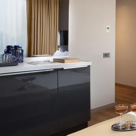 Nish Palace Beşiktaş Otel *