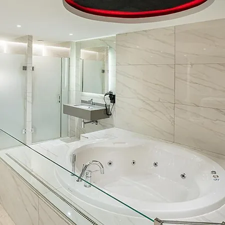 Nish Palace Beşiktaş Otel *